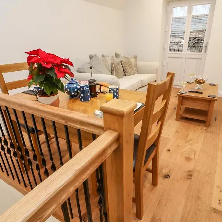 Macaw Cottages, No 4 Apartment *