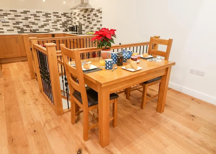 Macaw No 4 * Kirkby Stephen